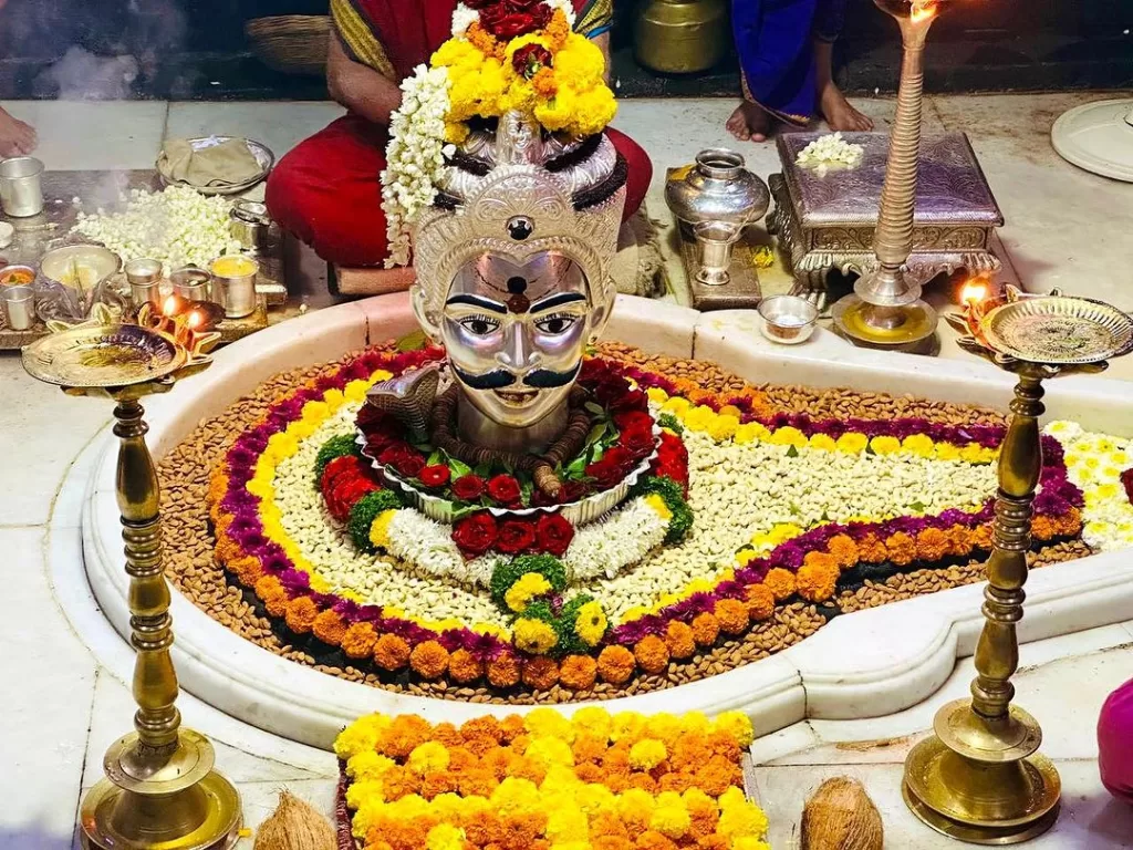 त्र्यम्बकेश्वर शिवलिंग के अद्धभुत रहस्य और जाने मंदिर के रोचक तथ्य